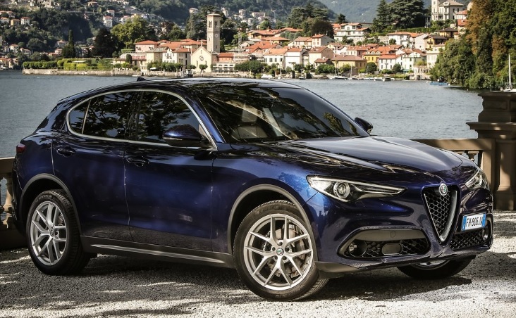 2020 Alfa Romeo Stelvio 2.0 4x4 280 HP Boot Space