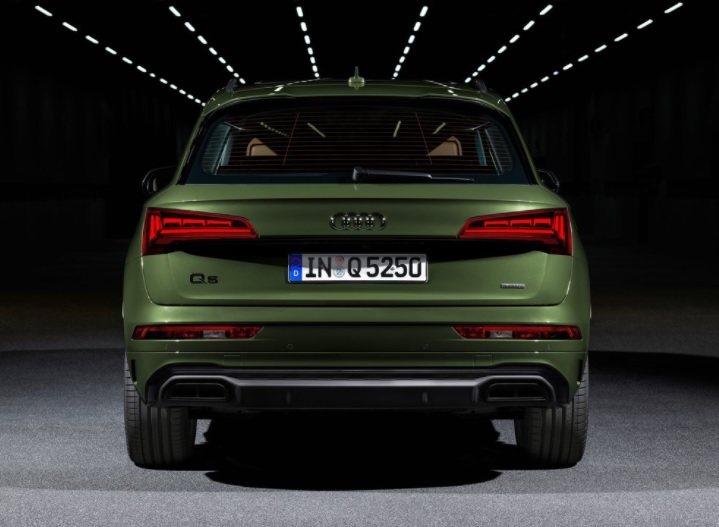 2024 Audi Q5 2.0 TDI quattro 204 HP Boot Space