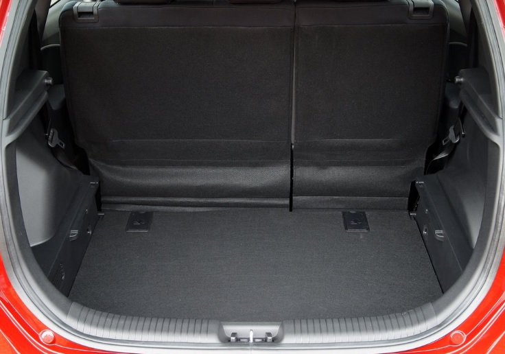 2013 Hyundai ix20 1.6 CVVT 125 HP Boot Space