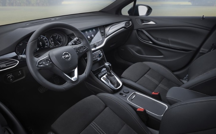 2020 Opel Astra 1.4 145 HP Boot Space