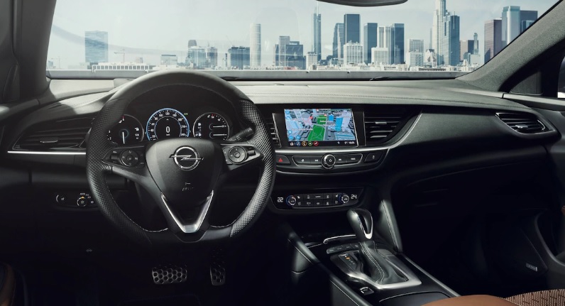 2015 Opel Insignia 2.0 CDTi 170 HP Boot Space