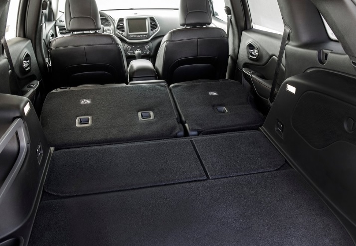 2015 Jeep Cherokee 2.0 4x4 170 HP Boot Space