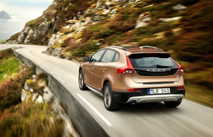 2016 Volvo V40 Cross Country 2.0 T5 AWD 245 HP Advance Geartronic Technical Specifications