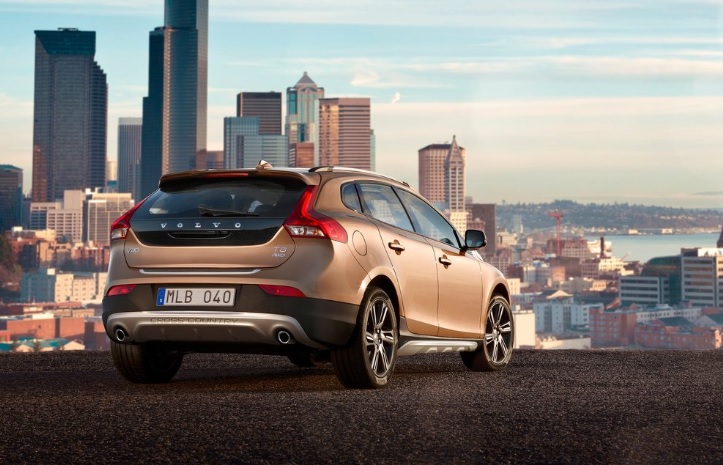 2017 Volvo V40 Cross Country 1.5 T3 152 HP Boot Space