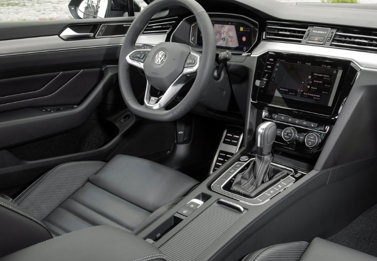 2020 Volkswagen Passat Variant 1.5 TSI ACT 150 HP Boot Space