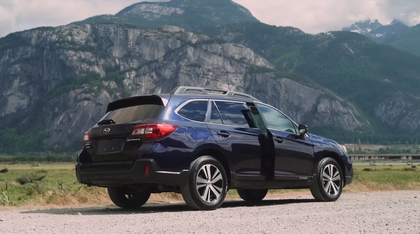 2017 Subaru Outback 2.0 D 150 HP Boot Space