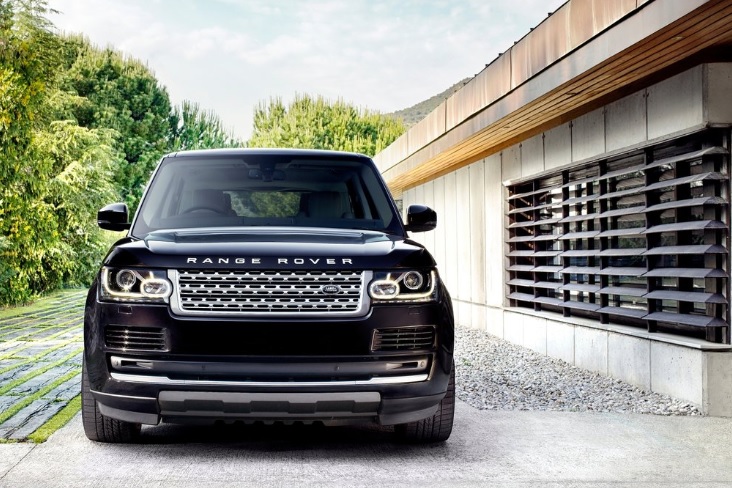 2020 Land Rover Range Rover 3.0 275 HP Boot Space