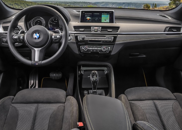 2019 BMW X2 18i 1.5 140 HP Boot Space