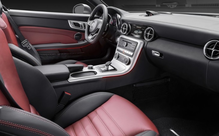 2016 Mercedes SLC 300 2.0 245 HP Boot Space