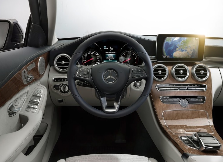 2015 Mercedes C Series C 180 1.6 156 HP Boot Space