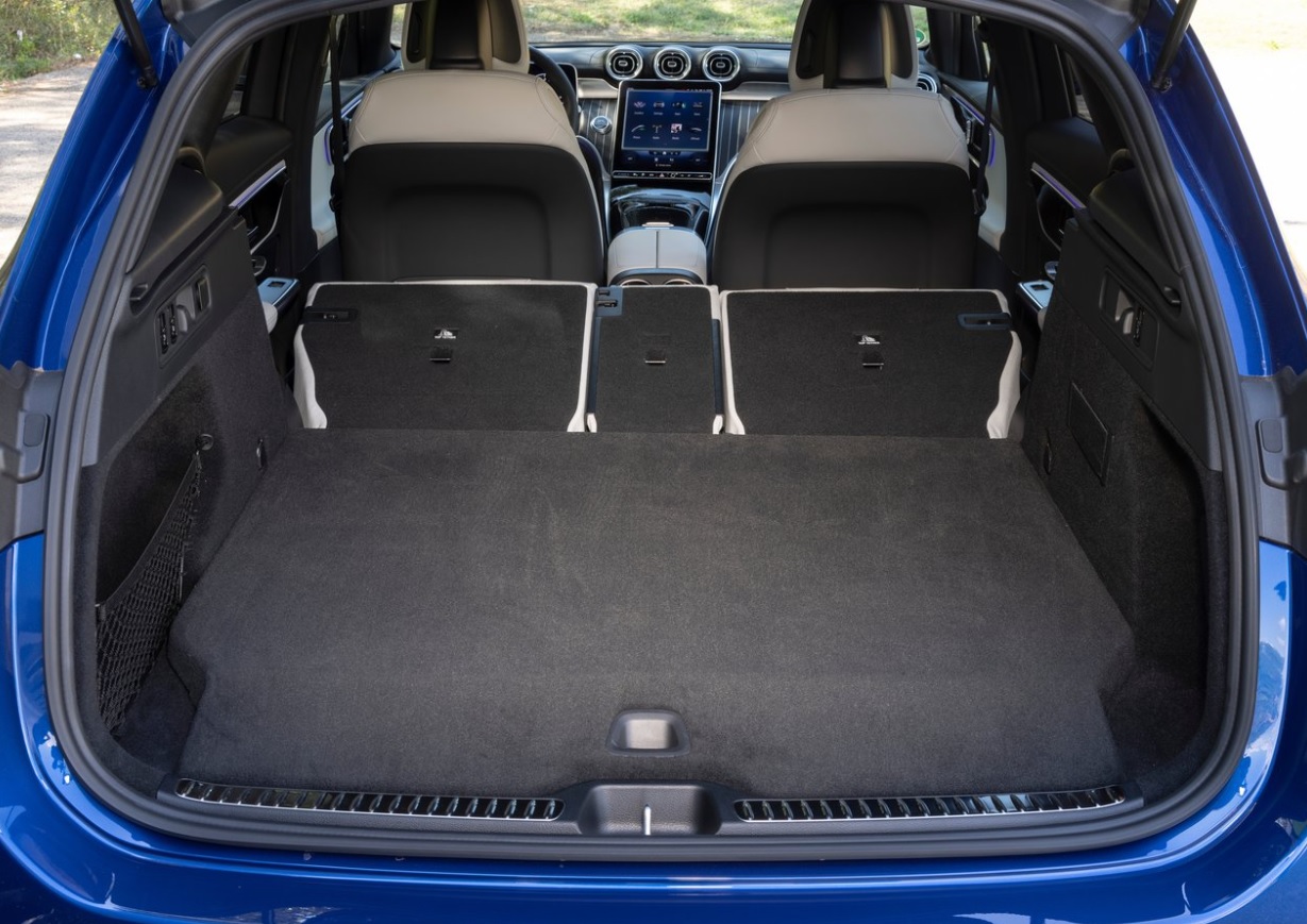 2023 Mercedes GLC 220d 2.0 197 HP Boot Space